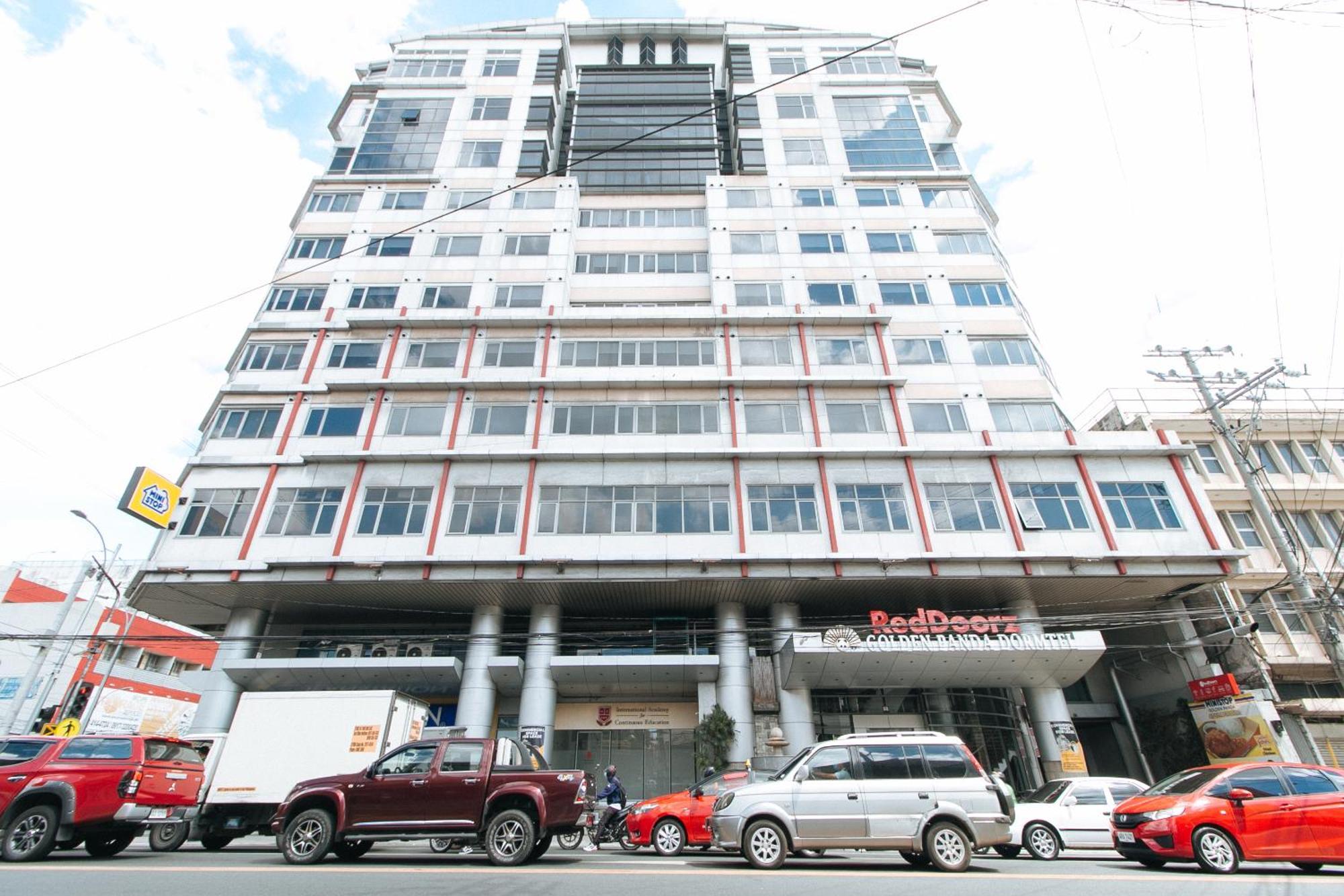 Reddoorz Plus @ E Rodriguez Corner Banawe Quezon City Exterior photo